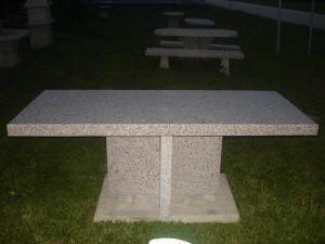 DSC03157 miza z vogali, brušene noge 200 cm