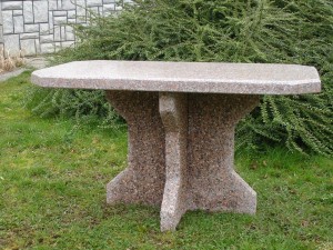 DSC09350 miza brez vogalov, prane noge, 140 cm